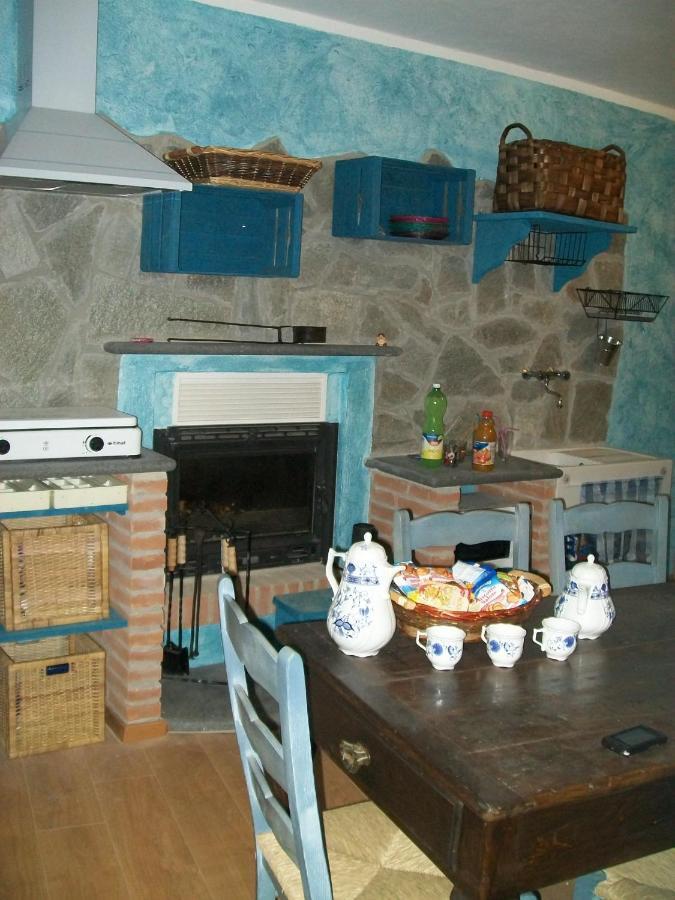 B&B Pisolo E I Persi Pien Roccasparvera Room photo